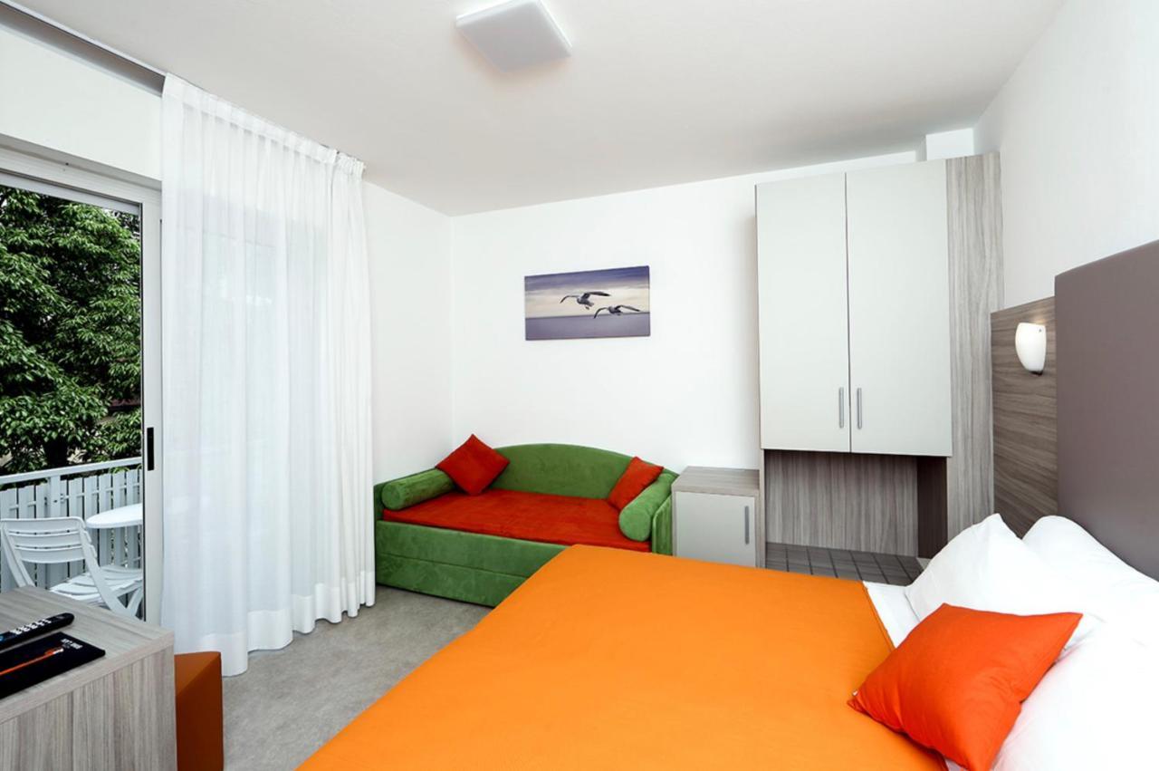 Hotel Simi Lan Lignano Sabbiadoro Exterior foto