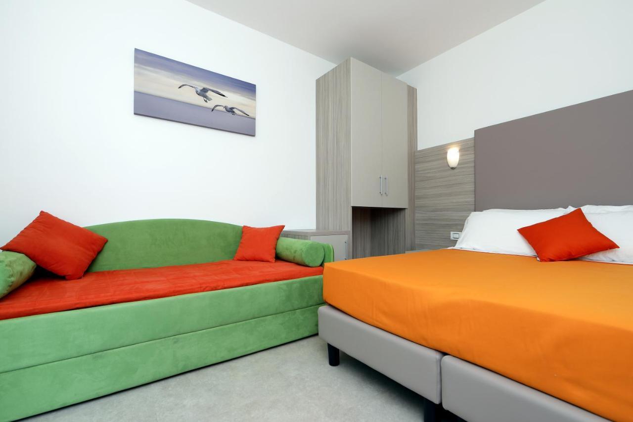 Hotel Simi Lan Lignano Sabbiadoro Exterior foto