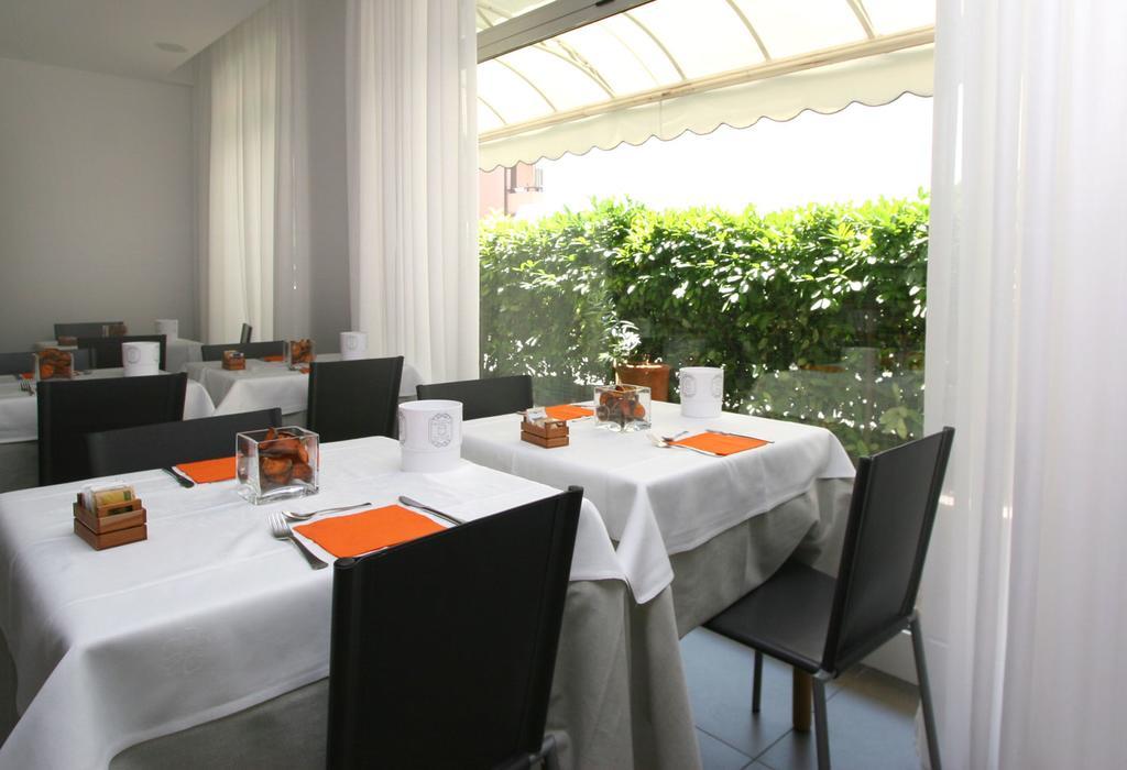 Hotel Simi Lan Lignano Sabbiadoro Exterior foto