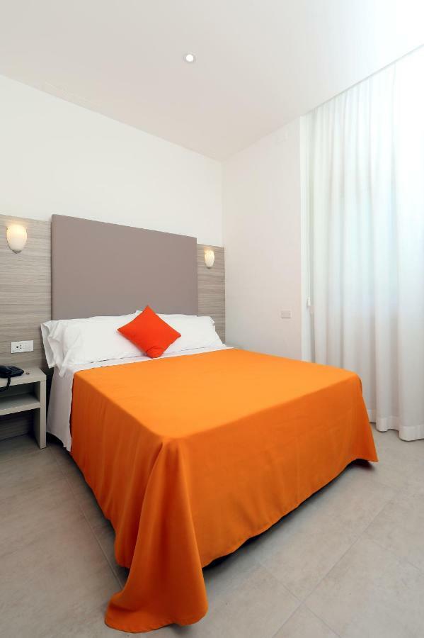 Hotel Simi Lan Lignano Sabbiadoro Exterior foto